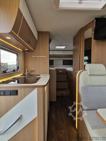 Semi-integrated camper CARADO T337 PRO 140PS Automat