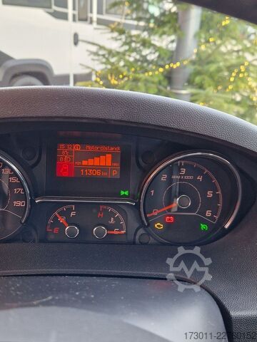 Semi-integrated camper CARADO T337 PRO 140PS Automat
