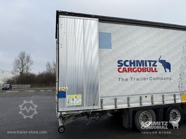 Auflieger mit Pritsche & Plane Schmitz Cargobull Curtainsider Mega Getränke