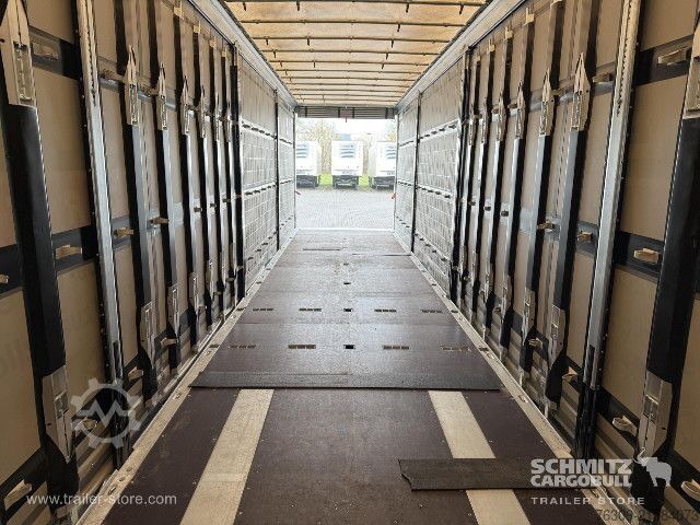 Auflieger mit Pritsche & Plane Schmitz Cargobull Curtainsider Mega Getränke