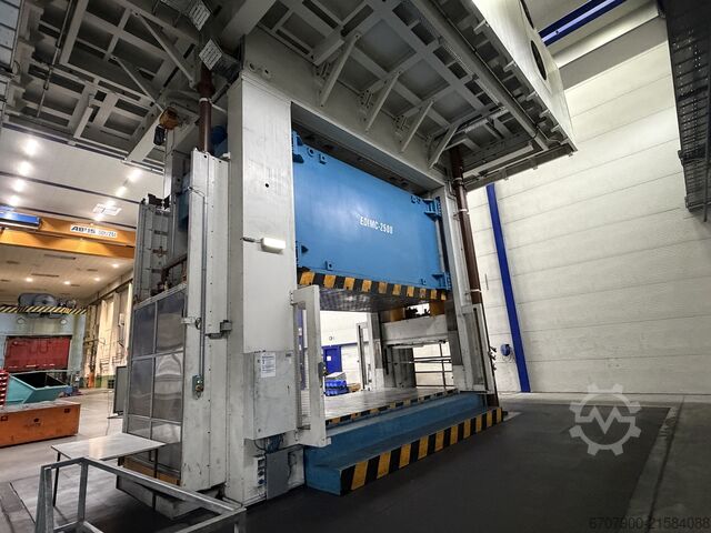 Hydraulische Presse Loire Gestamp 2500-600-200/50