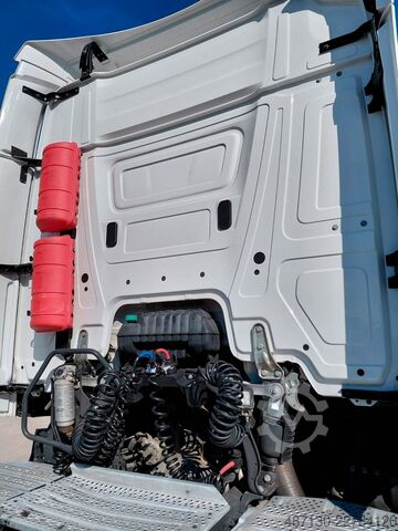 Standard tractor unit MERCEDES-BENZ MERCEDES ACTROS F 1851