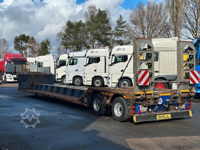 Tieflader-Sattelauflieger DOLL Tieflader Forstmaschinen Lenk Funk Rampe