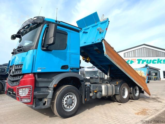 Dreiseitenkipper LKW MERCEDES-BENZ 2643 Arocs/Meiller Kipper/Bordmatik/6x6H/1.Hand