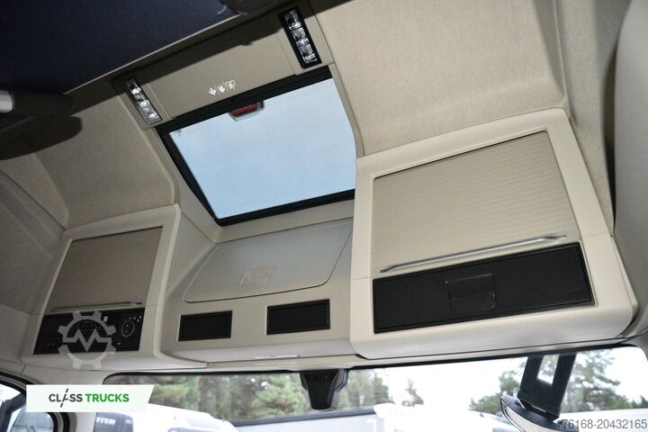 Standard tractor unit VOLVO FH 460 Globetrotter XL Varios i-Save