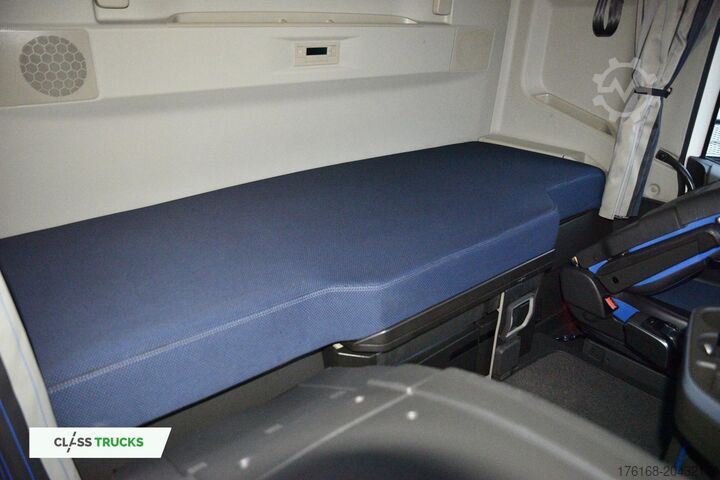 Standard tractor unit VOLVO FH 460 Globetrotter XL Varios i-Save