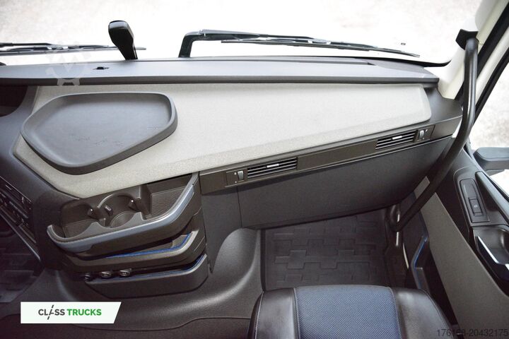 Standard tractor unit VOLVO FH 460 Globetrotter XL Varios i-Save