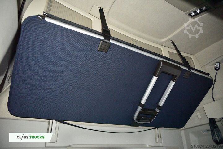 Standard tractor unit VOLVO FH 460 Globetrotter XL Varios i-Save