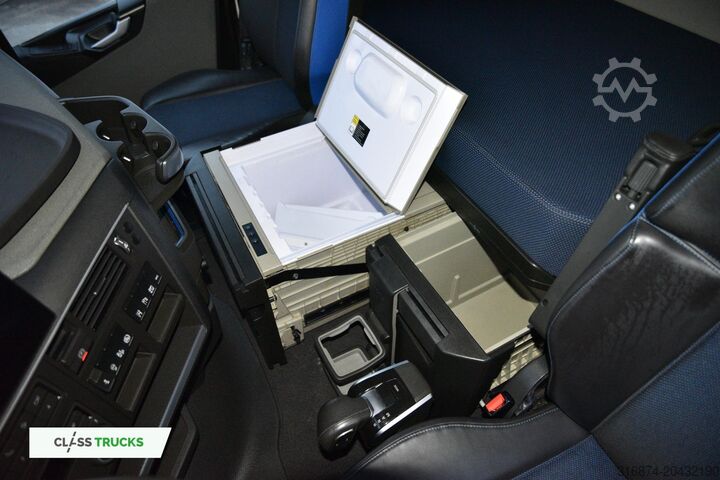 Standard tractor unit VOLVO FH 460 Globetrotter XL Varios i-Save