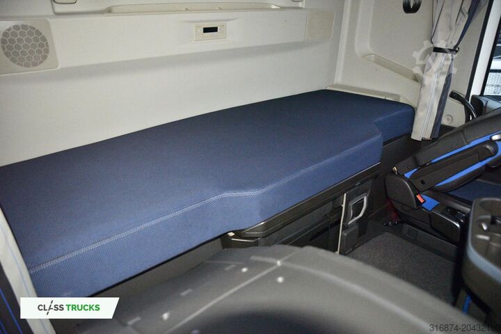 Standard tractor unit VOLVO FH 460 Globetrotter XL Varios i-Save