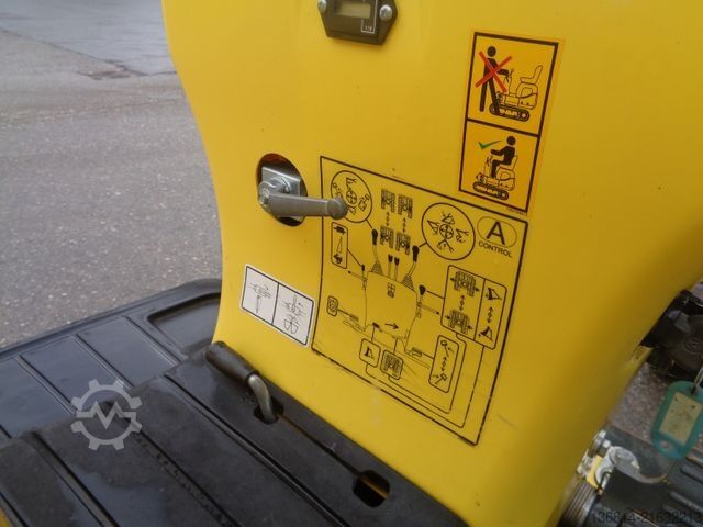 Minibagger WACKER 803 Mikrobagger SW + 2 x Löffel Dualpower