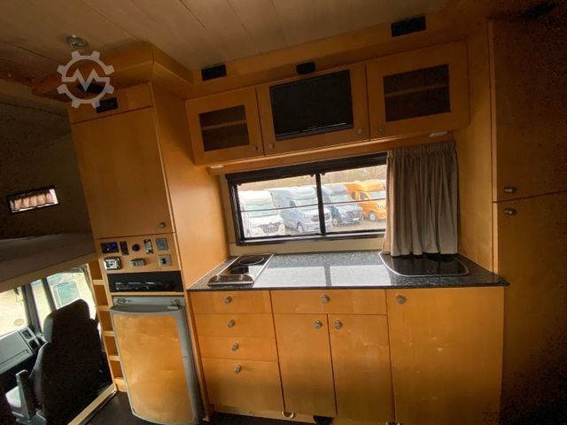 Viehtransporter LKW MAN 12 220 5 Pferde Wohnung