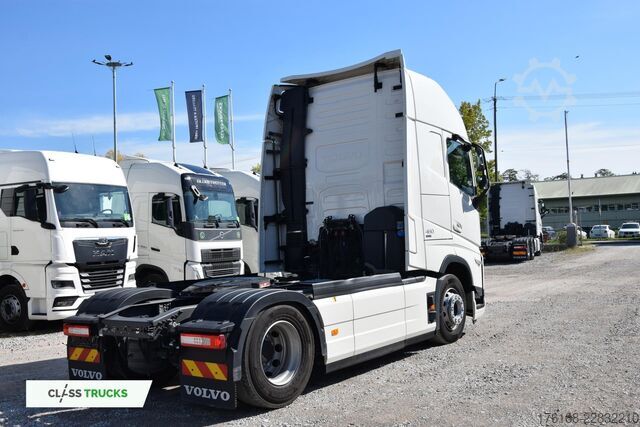 Standard tractor unit VOLVO FH 460 Globetrotter XL i-Save ACC