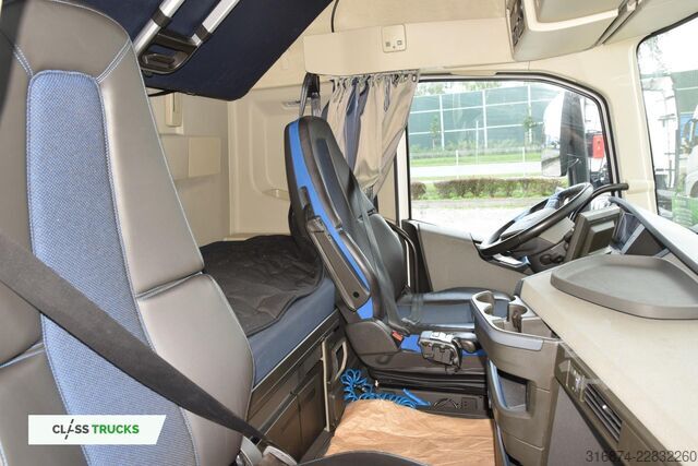 Standard tractor unit VOLVO FH 500 Globetrotter XL