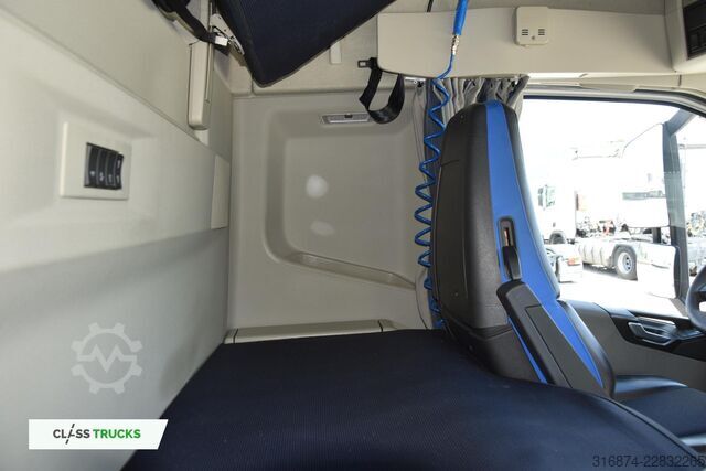 Standard tractor unit VOLVO FH 500 XL i-ParkCool ACC