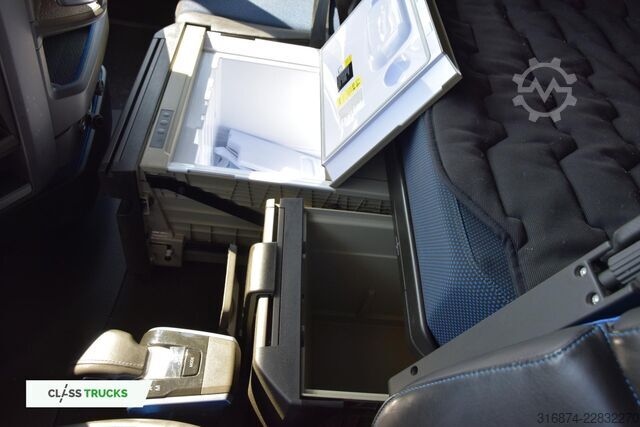 Standard tractor unit VOLVO FH 460 Globetrotter XL i-Save ACC