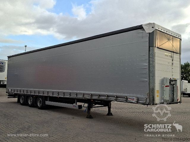 Auflieger mit Pritsche & Plane Schmitz Cargobull Curtainsider Mega Getränke