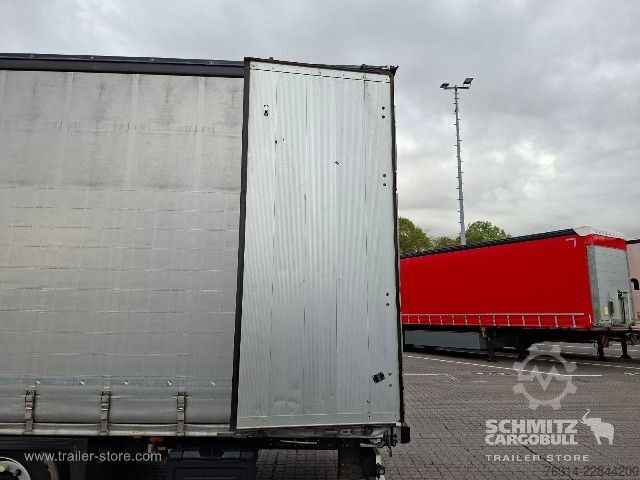 Auflieger mit Pritsche & Plane Schmitz Cargobull Curtainsider Mega Getränke