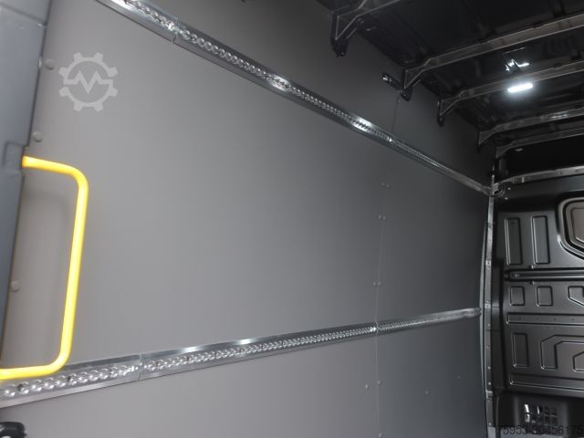 Panel van MAN TGE 3.180 mittelang Hochdach AHK Tacho