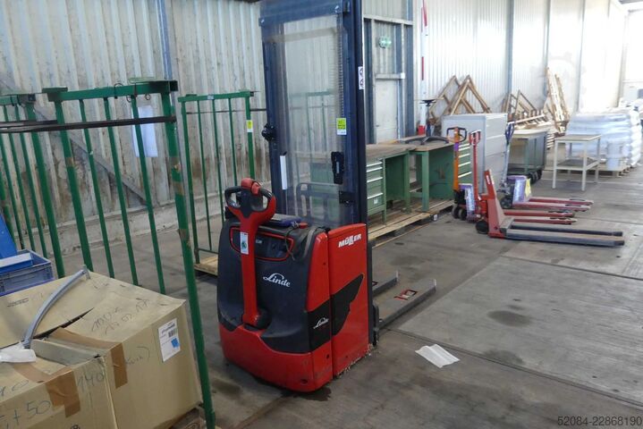 LINDE L14 high-lift pallet truck LINDE L14