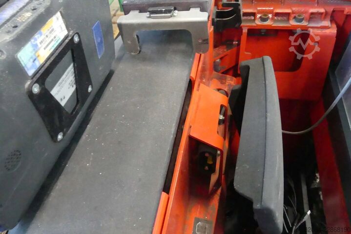 LINDE L14 high-lift pallet truck LINDE L14