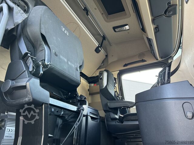 Standard-SZM Mercedes-Benz Actros 1845 StreamSpace / 564 dkm / Tacho V2 / ...