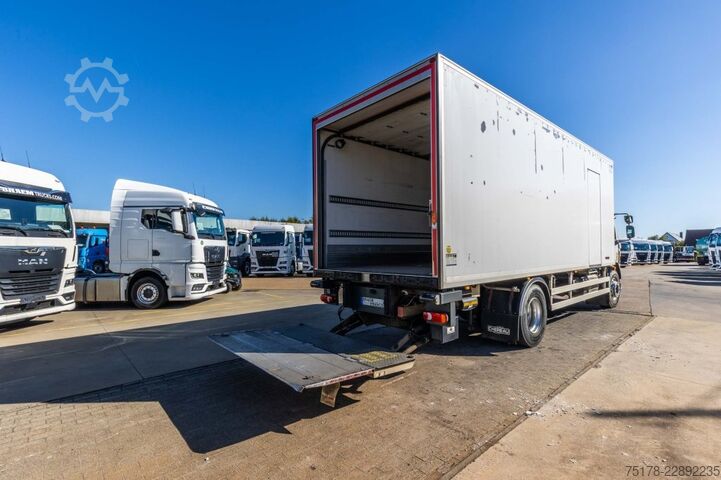 Refrigerated/freezer transport DAF LF55 250 +CHEREAU+THERMO KING+DHOLLANDIA1.5 T.
