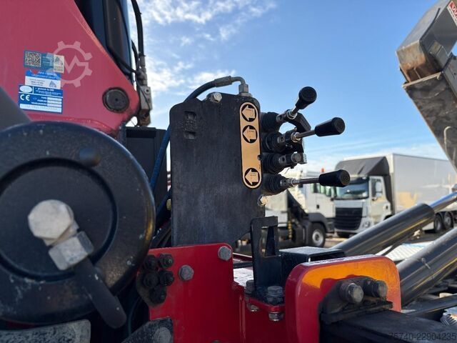 Hook arm system Renault C440 + HMF 2320 K3-- 3X EXT. + 6X2/4 HYDRO DRIV...