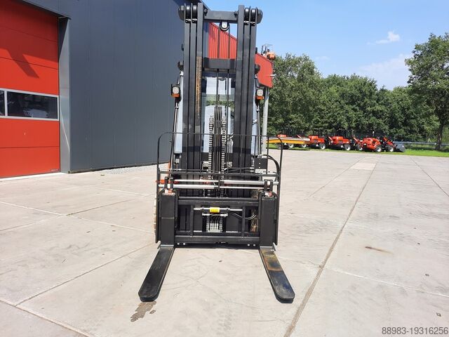 Electric 4-wheel forklift EP CPD50L1 + Joystick