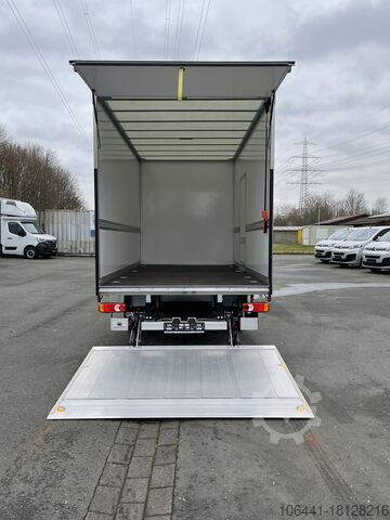 Transporter mit Koffer Renault Master Koffer LBW 2400 Hoch