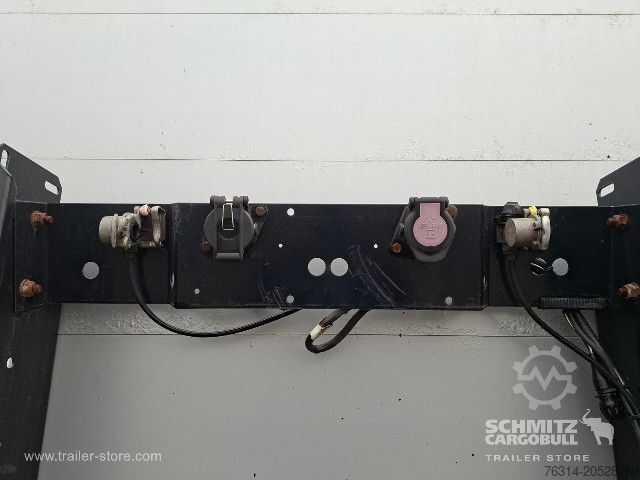 Auflieger mit Pritsche & Plane Kögel Curtainsider Mega