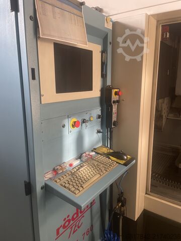 Vertical machining center röders RFM 760/2
