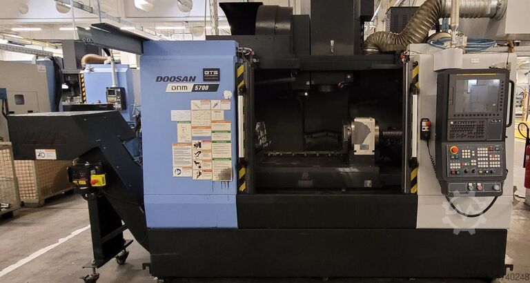 Machining center DOOSAN DNM 5700