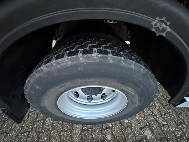 Refrigerated truck DAF LF 16.260 Tiefkühlkoffer mit Ladebordwand