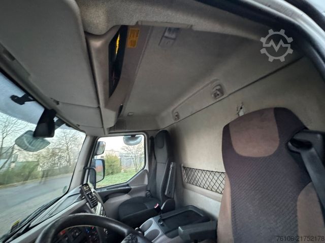 Refrigerated truck DAF LF 16.260 Tiefkühlkoffer mit Ladebordwand