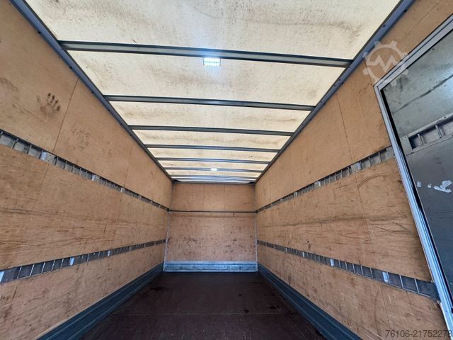 Box van FUSO Canter 7C18 Koffer mit Ladebordwand *Klima*