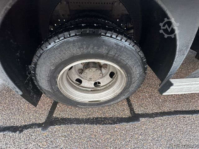 Box van FUSO Canter 7C18 Koffer mit Ladebordwand *Klima*