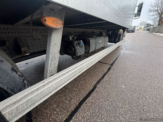 Box van FUSO Canter 7C18 Koffer mit Ladebordwand *Klima*