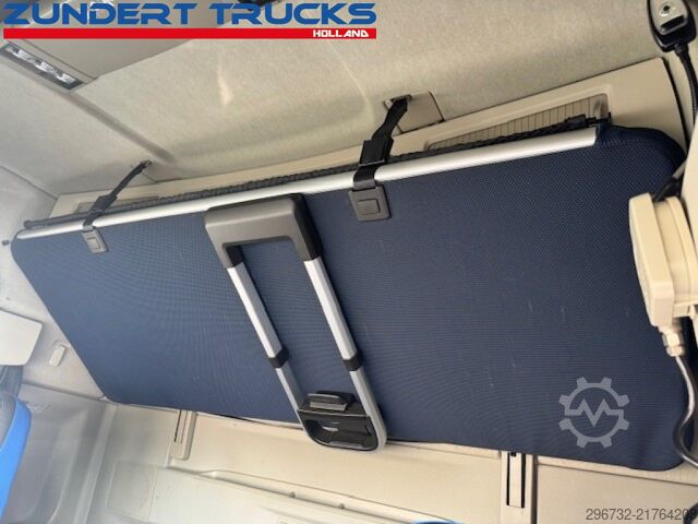 Standard-SZM Volvo FH 460 GLOBETROTTER,IPARCOOL,2 TANKS, 2 BEDS