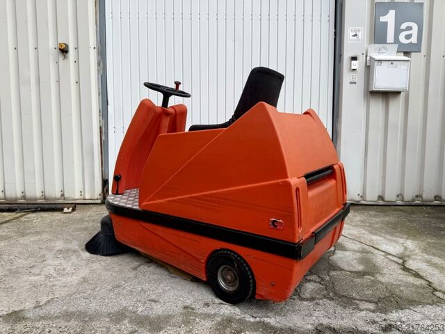 Ride-on vacuum sweeper Stolzenberg Twin Top TT 1100 / E Aufsitzkehrmaschine