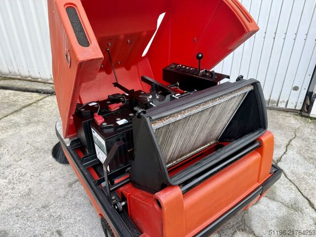 Ride-on vacuum sweeper Stolzenberg Twin Top TT 1100 / E Aufsitzkehrmaschine