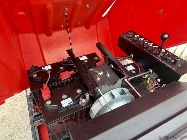 Ride-on vacuum sweeper Stolzenberg Twin Top TT 1100 / E Aufsitzkehrmaschine