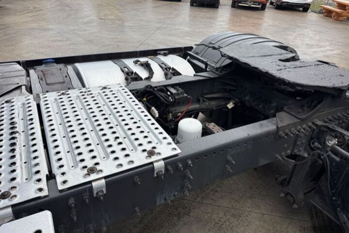 Standard SZM VOLVO FH-460 4x2