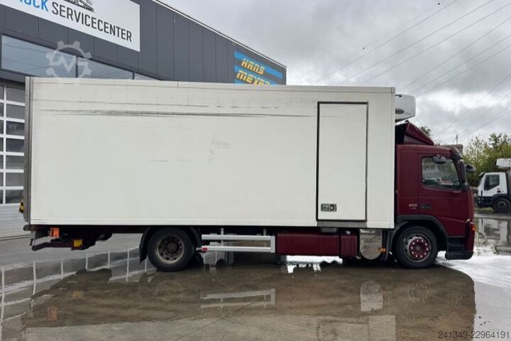 Kühlkoffer-LKW VOLVO FM-300 4x2 Carrier 850 Supra