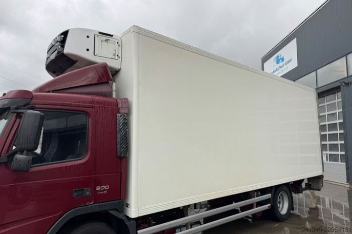 Kühlkoffer-LKW VOLVO FM-300 4x2 Carrier 850 Supra