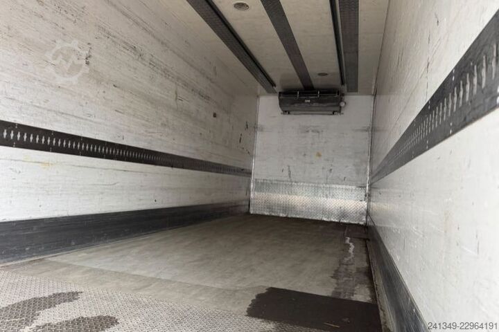 Kühlkoffer-LKW VOLVO FM-300 4x2 Carrier 850 Supra