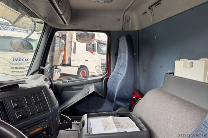 Kühlkoffer-LKW VOLVO FM-300 4x2 Carrier 850 Supra