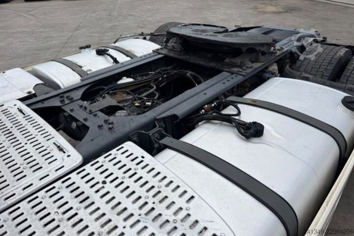 Standard SZM DAF XF460 4x2