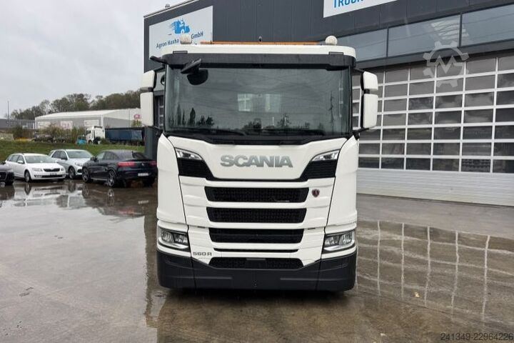 Abrollkipper SCANIA R560 6x4 Boogie Moser AHK