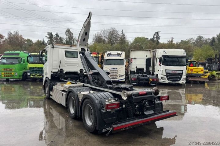 Abrollkipper SCANIA R560 6x4 Boogie Moser AHK